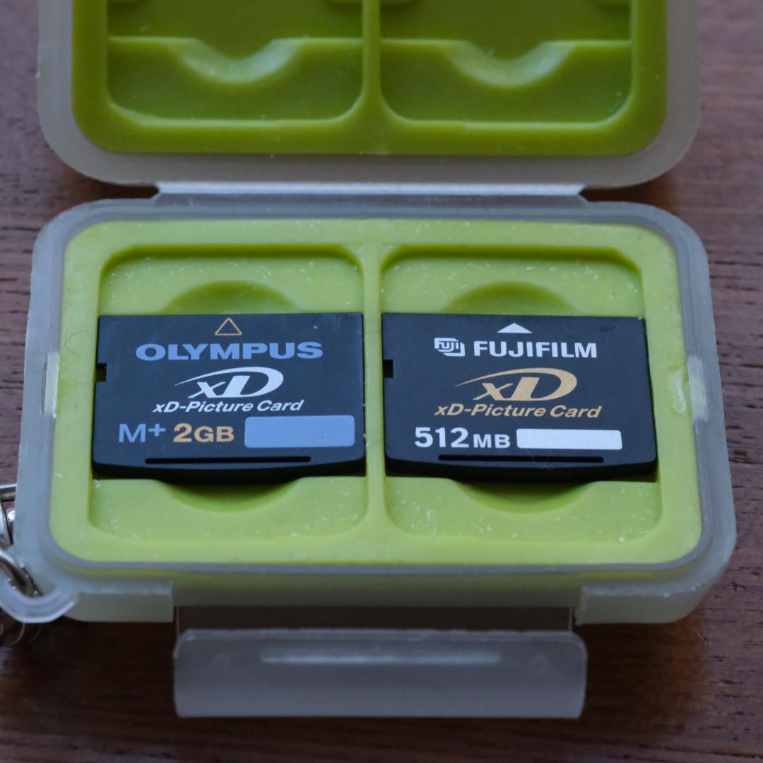 d*7様 FUJIFILM Finepix F810 超美 ちょい残念 カードも - デジタル