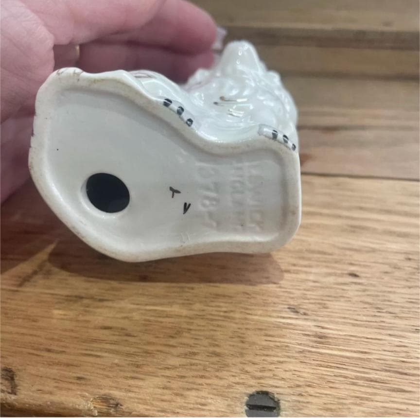 ★Chorocota★英国Beswickスタッフォードシャードッグ