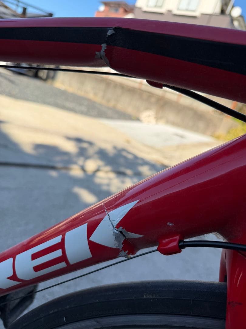 Trek レッド ロードバイク 700C サドルバッグ付き