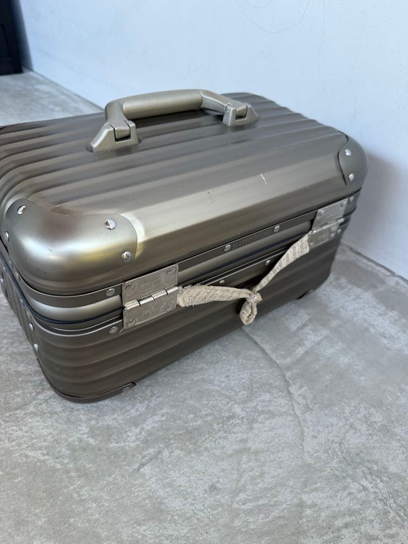 M*I様 リモワ トパーズ　チタニウム　ビューティケース rimowa