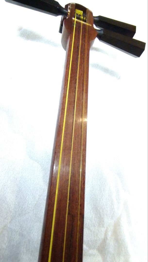 皮が割れない津軽三味線（破れなし、ケースつき、目利きの方に）