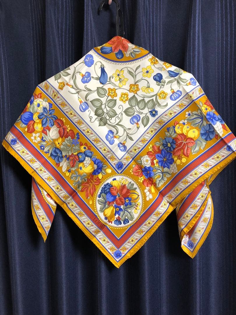 LOEWE大判シルクスカーフ