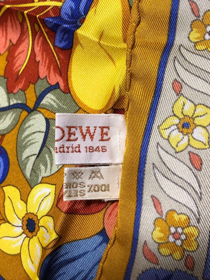 LOEWE大判シルクスカーフ