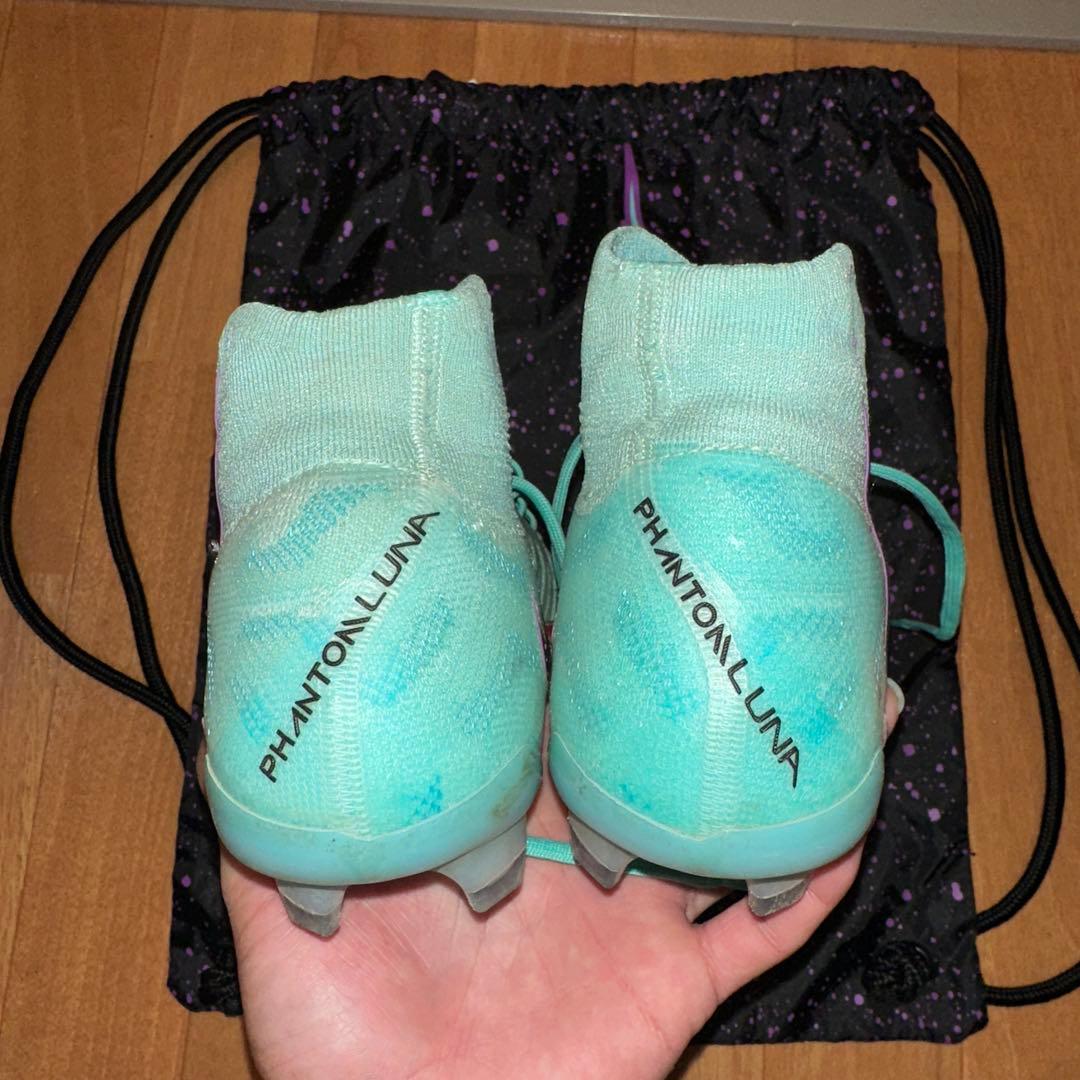 Nike Phantom LUNA FG スパイク