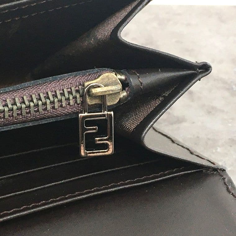 送料込み！ 未使用品 FENDI 長財布 8M0021 マンマ ズッカ 156