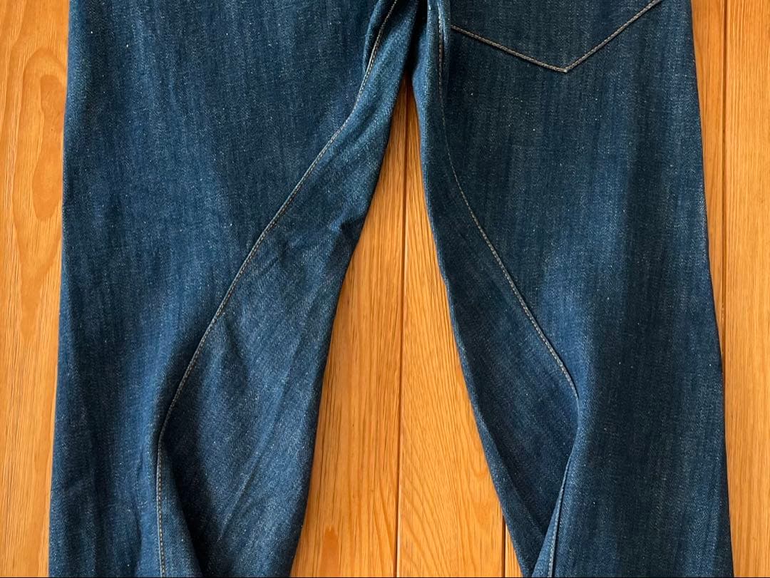 【今だけ特別価格・美品】リーバイスレッド1stSTANDARD立体裁断デニム 紺