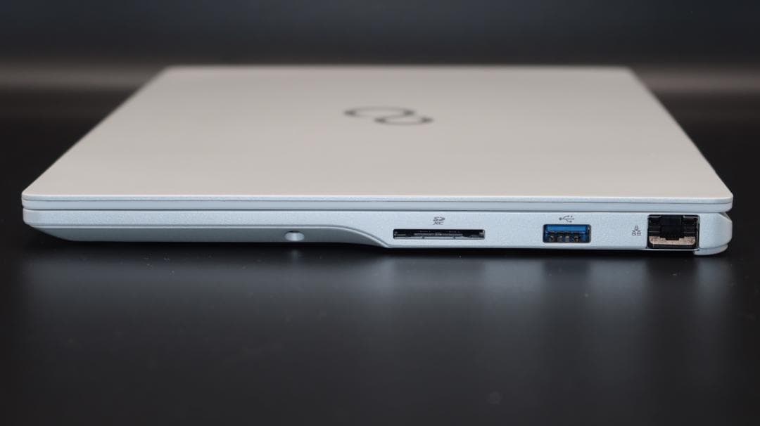 13.3型軽量 WU2/F3 Core i5 メモリ8GB SSD256GB