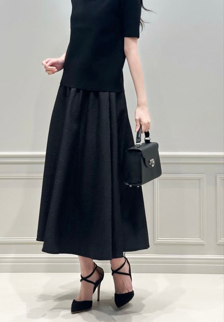 アベニールエトワール ウエストゴムフレアスカート黒 30サイズ