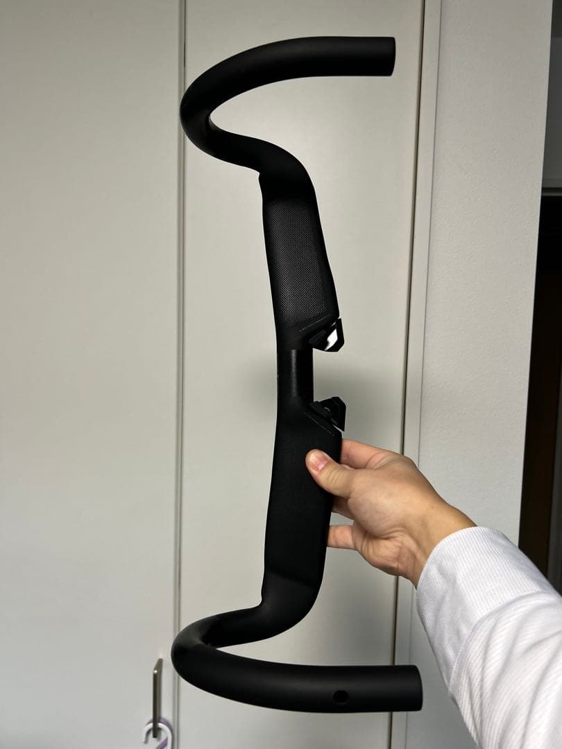 新品　エアロフライ2風　ドロップハンドル　カーボン　ケーブル内装　軽量　ロード