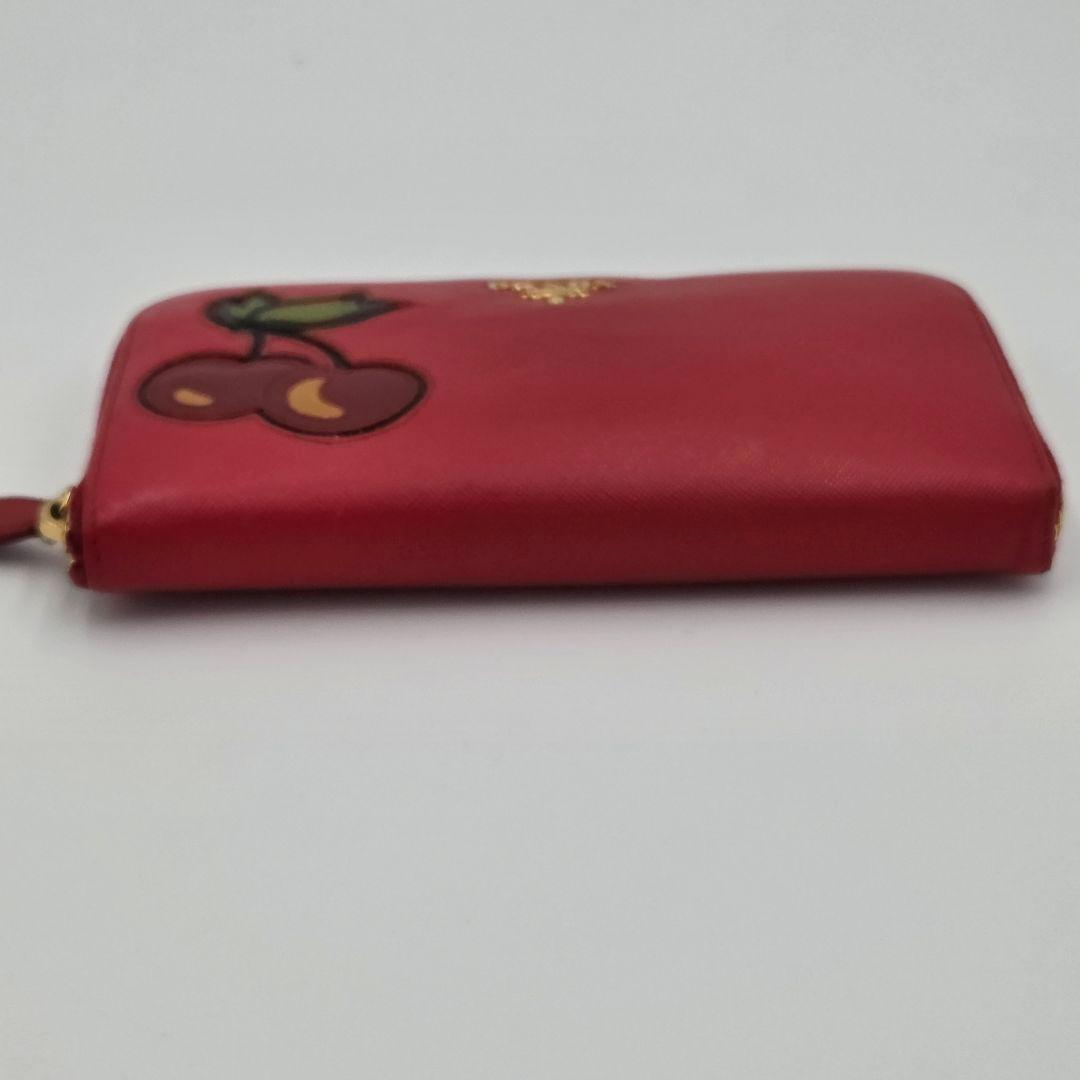 【美品】PRADA プラダ　長財布　ブラック　チェリー　ジッピー　ラウンド
