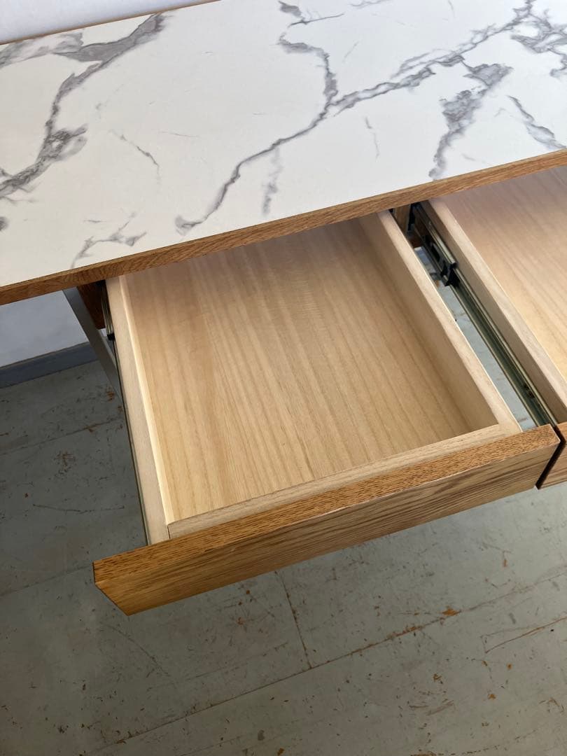 a.depeche POL desk 900 wide マーブル、ユロップグレー