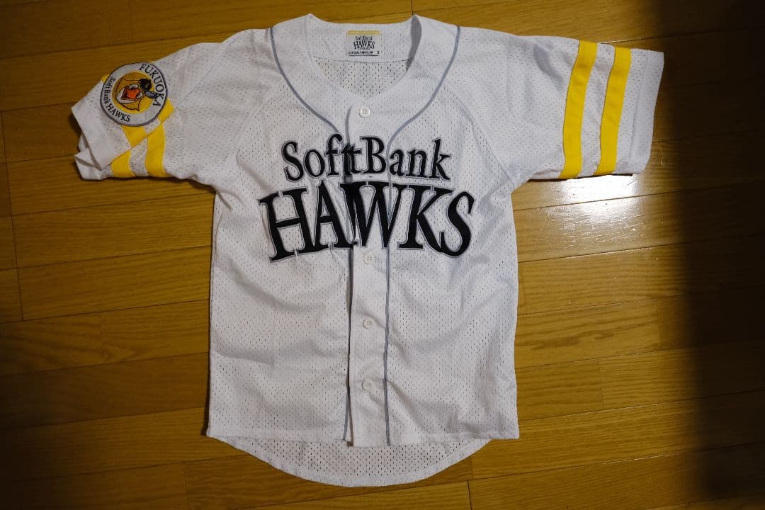 ソフトバンク　ユニ５着、応援グッズ９点