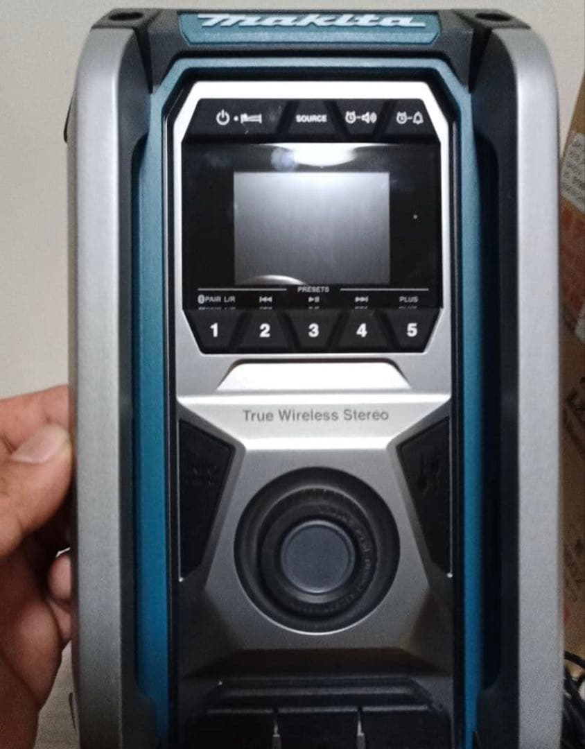 マキタ　Makita　現場ラジオ　MR005GZ　充電式ラジオ　40V対応