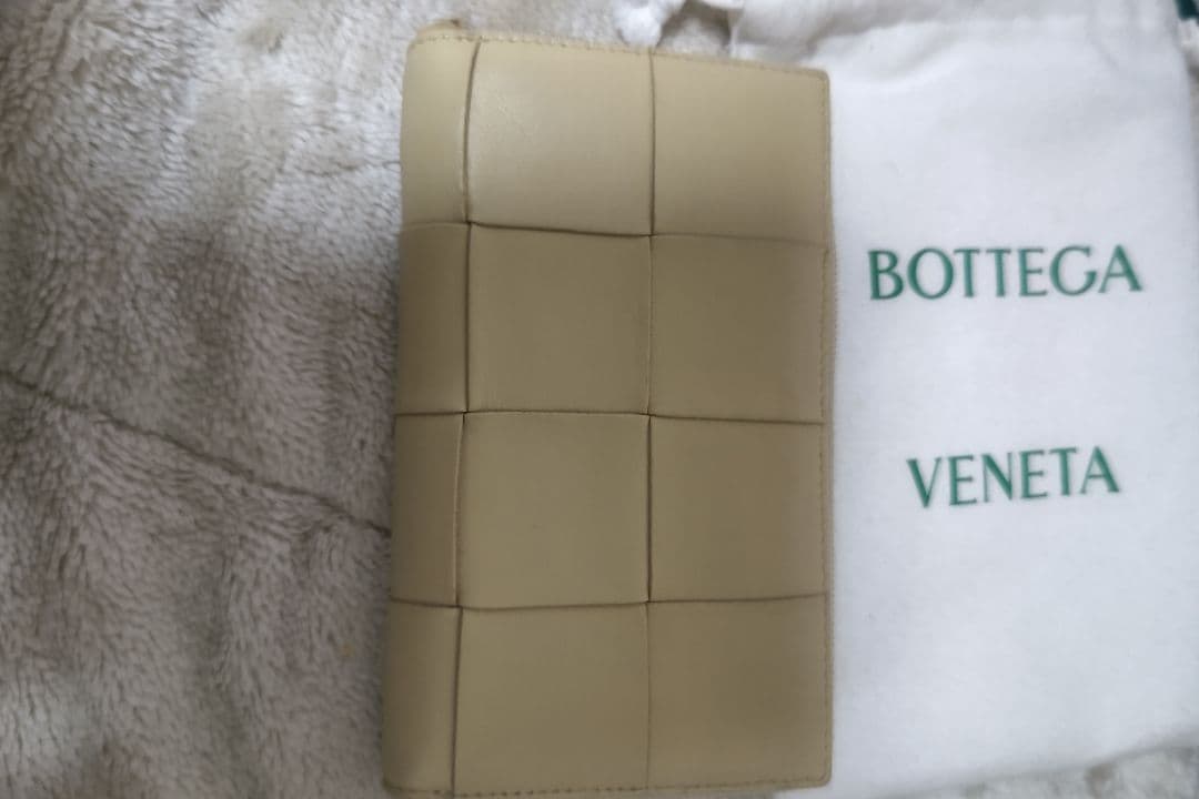 Bottega Veneta ベージュ 長財布カセット