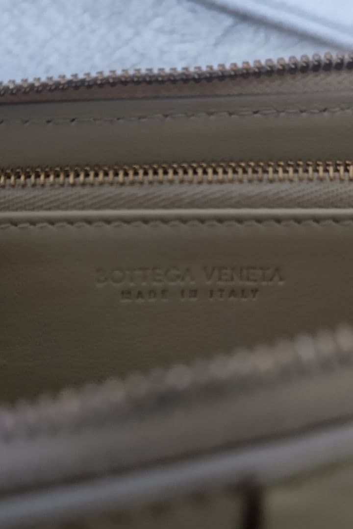 Bottega Veneta ベージュ 長財布カセット