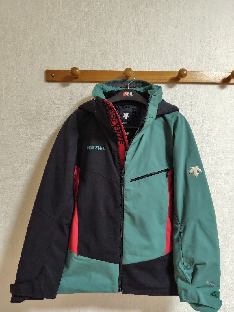 DESCENTE スキーウェアセット 緑/赤