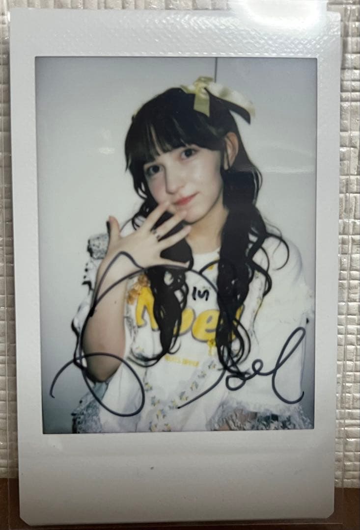希少】 早瀬ノエル サイン入りチェキ - メルカリ