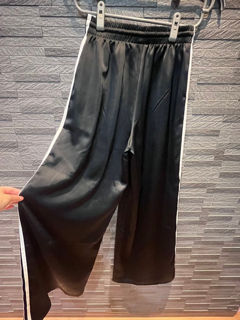 adidas ワイドレッグトラックパンツ M ブラック