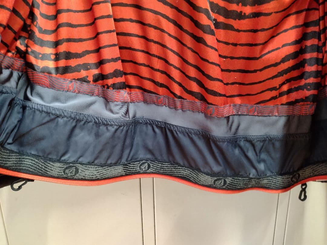 VOLCOM　ダウンスノーボードウェアМサイズ 中古品