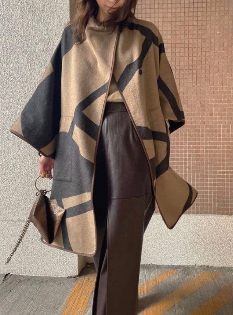AMERI　REVERSIBLE COLOR PONCHO COAT