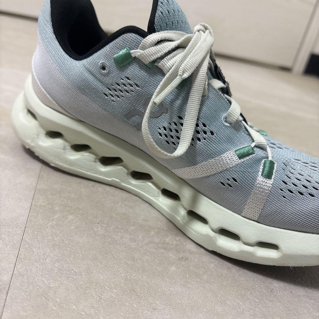 【美品】On スニーカー 24cm Cloudsurfer on