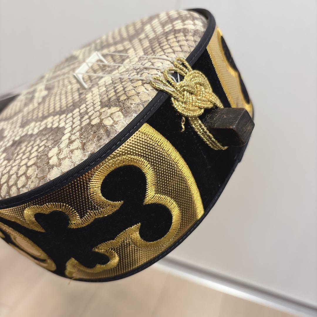 【送料込】 【美品】沖縄三線 人工皮張り 高級三線 【専用ケース付】