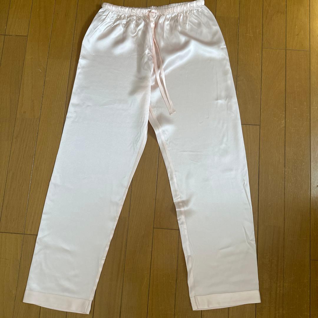 LILY SILK パジャマ　シルク100% 絹100% 長袖　淡いピンク　上下