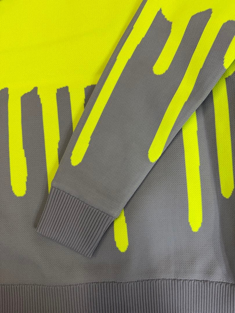 ¥28,600新品正規品【V12/L】裏地付きクルーネックニット長袖カットソー