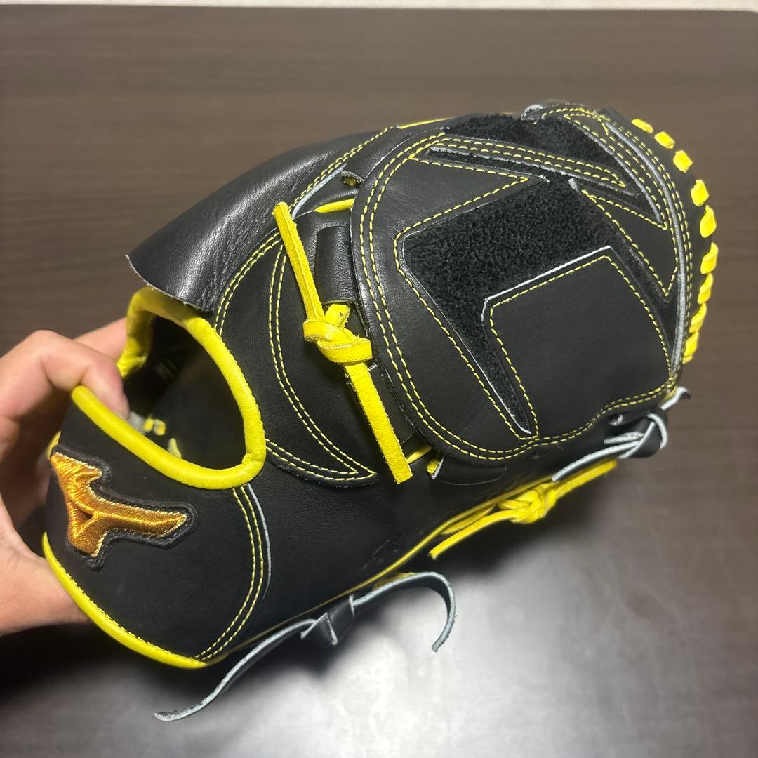 ミズノ 軟式グローブ 黒/黄色
