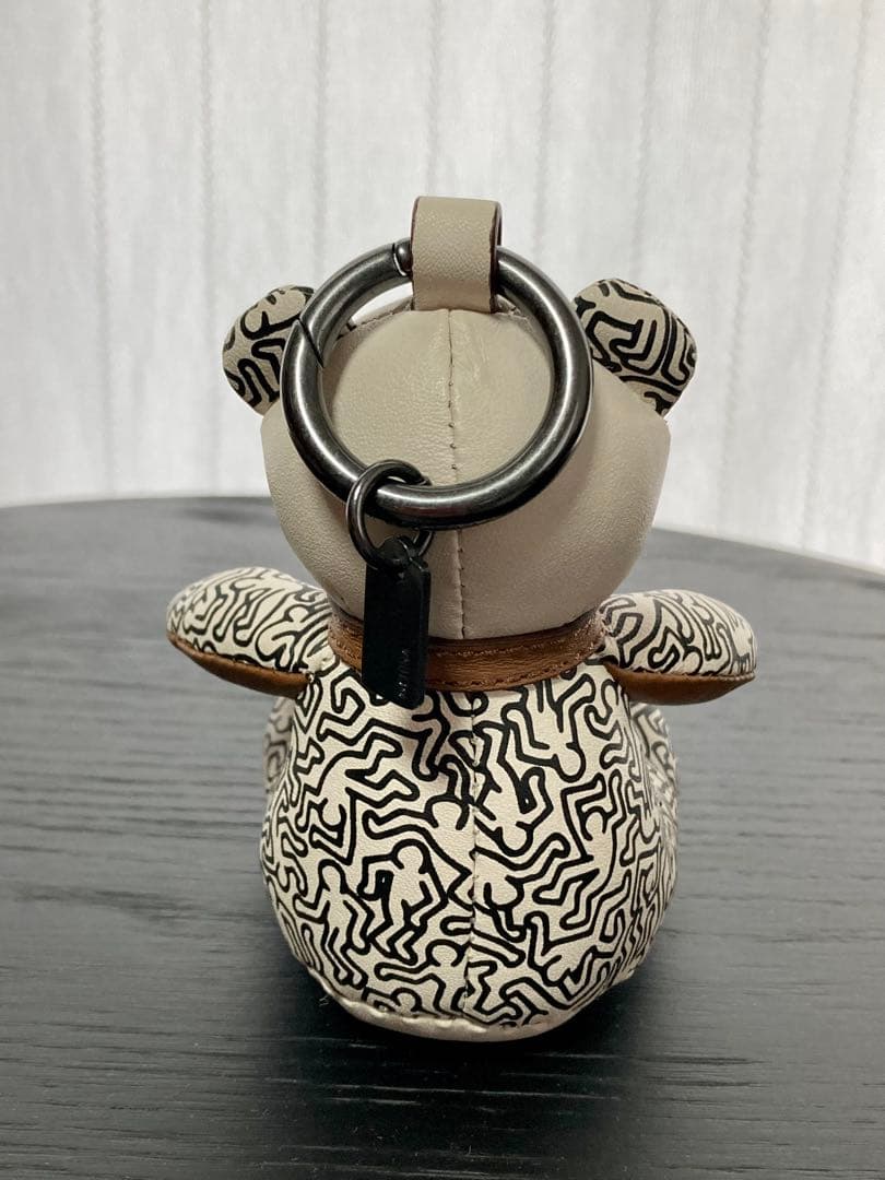 ハッピー　coach ベア　キーホルダー　チャーム　ブラウンと白