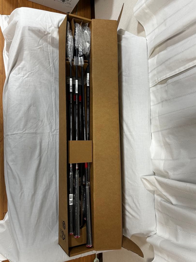 【新品】ステルスアイアンセットカーボンSテーラーメイド（6〜PW、AW、SW）