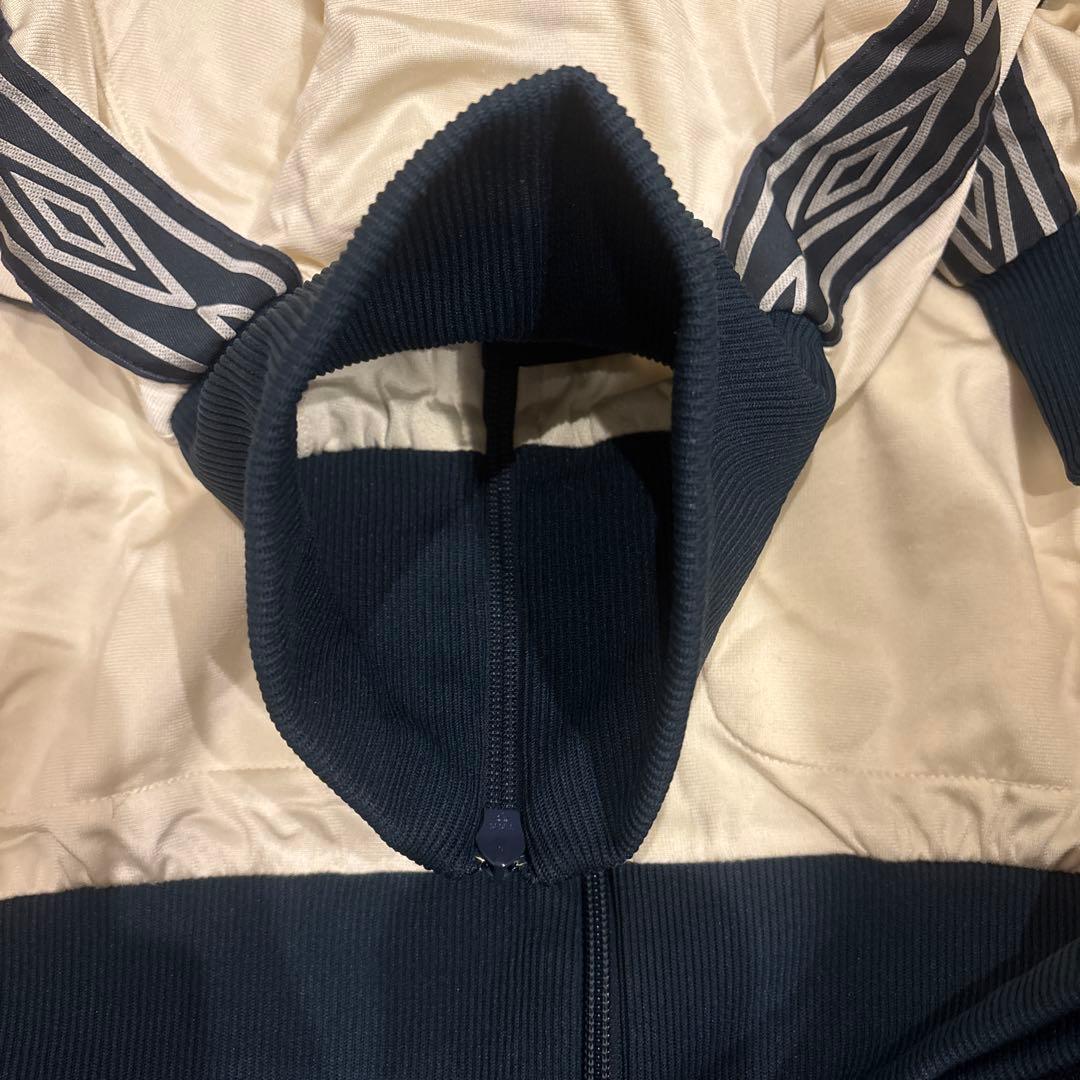 Umbro トラックジャケット　ベージュ