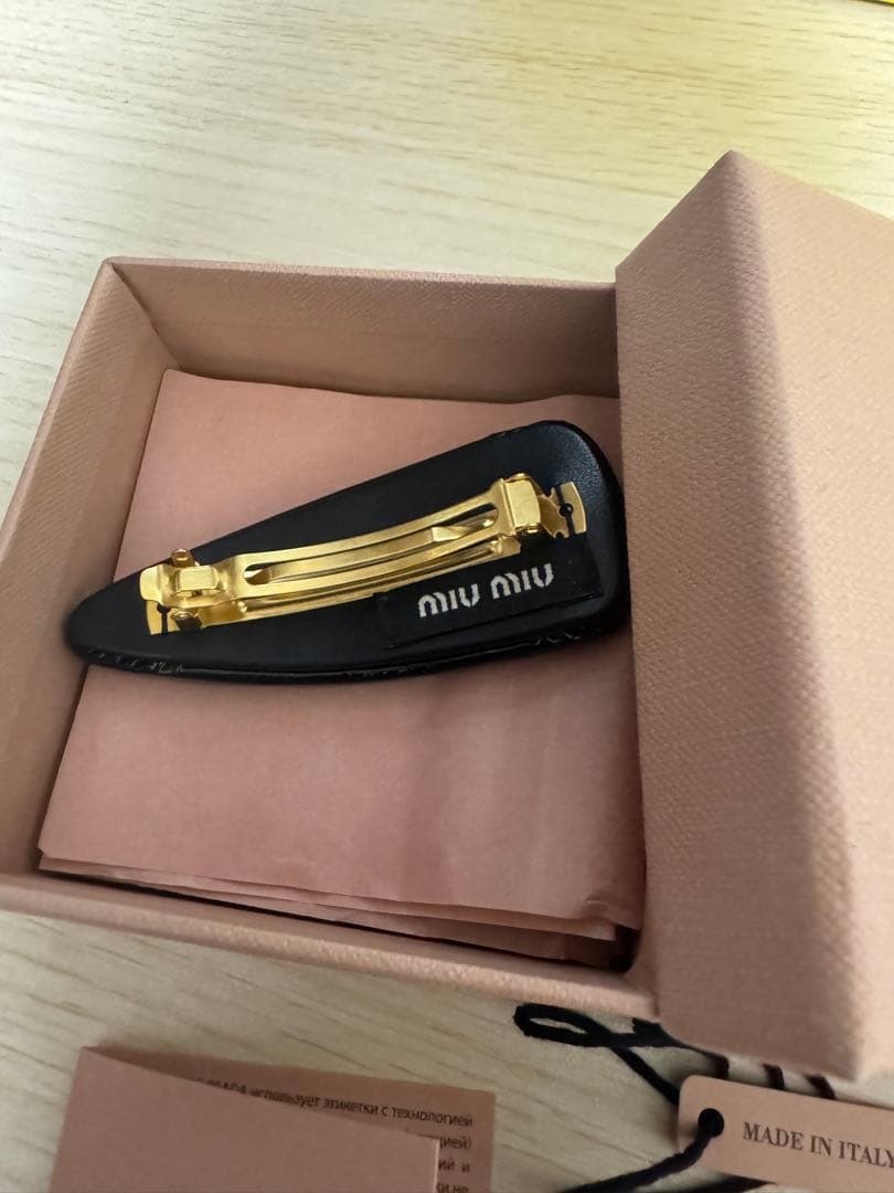 miu miu ブラック ヘアピン バレッタ
