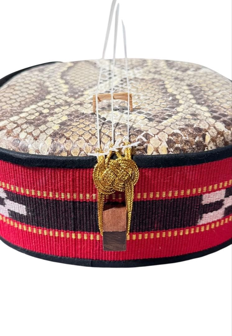 【あきじぃ〜】 三線 本蛇皮 強化張り 本革 真壁型 蛇革