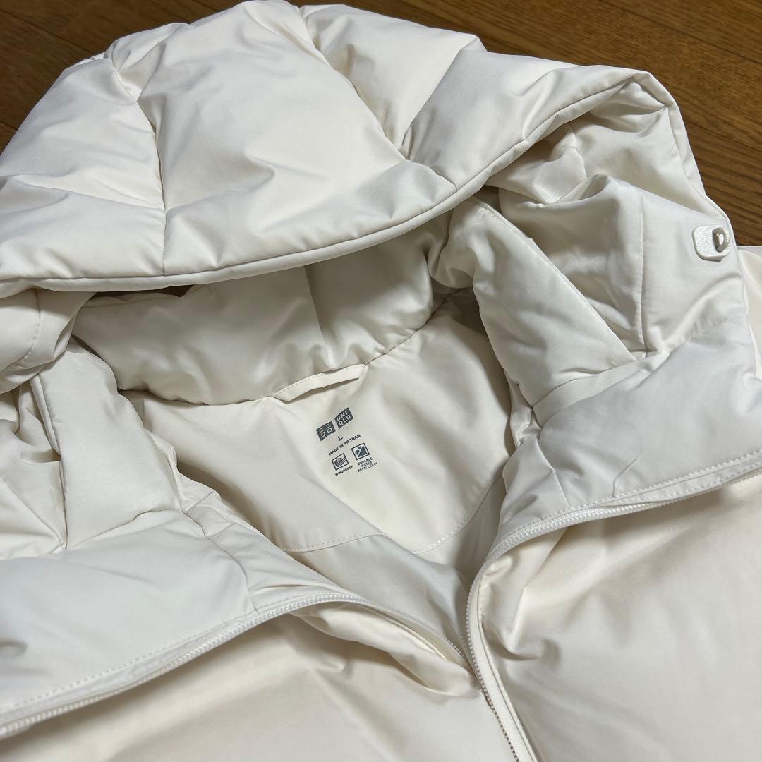【新品】 ユニクロ シームレスダウンパーカ ホワイト　　Lサイズ