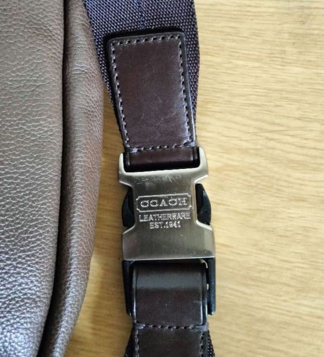 安齋謙二　COACH コーチ スリングバッグ ボディバッグ ブラウンメンズ