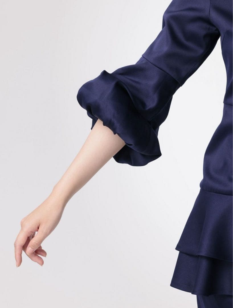 ◇未使用美品◇レジィーナロマンティコ　ネイビーパフスリーブワンピース ◇