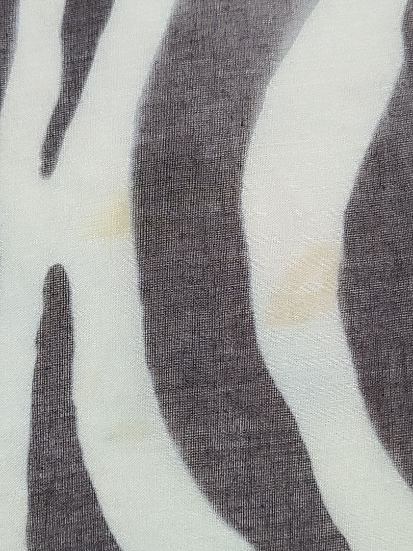 週末限定価格♪フェラガモ 動物柄スカーフ カレジェアン 140㎝ 大判