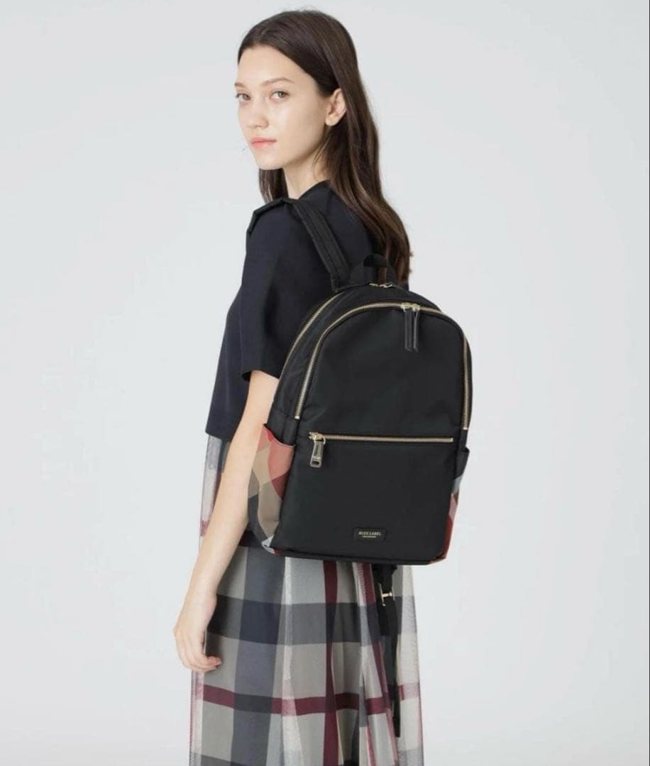 【美品】バーバリー ブルーレーベル クレストブリッジ リュック ナイロン 黒