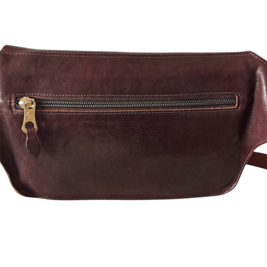 イルビゾンテ　ボディバッグ　ダークブラウン　ユニセックス