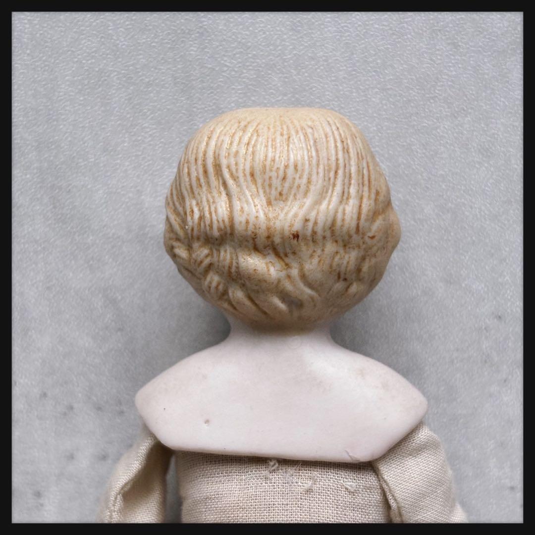 アンティーク 小さな少女のパリアンドール　　　　　　　　　　　 ビスクドール