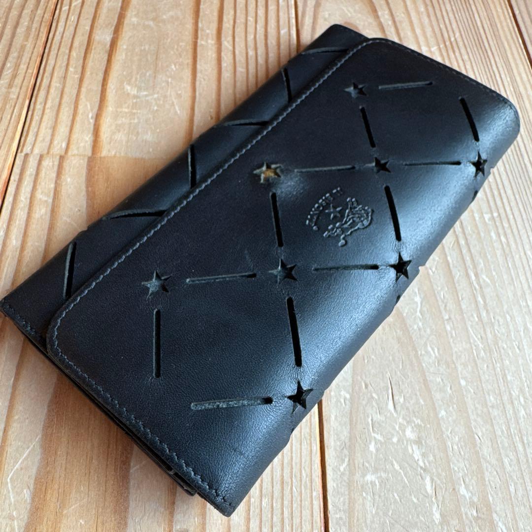 レア＆極美品】IL BISONTE スターパンチングWフラップ 長財布☆