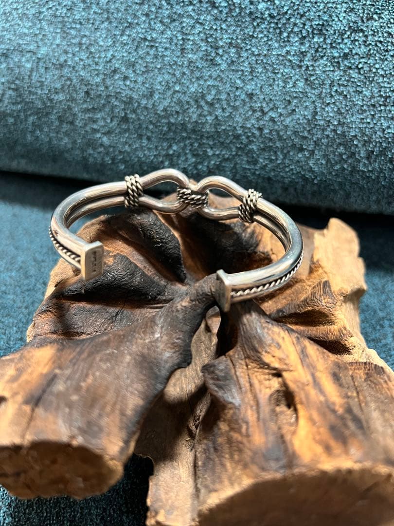 未使用品！4mm幅　スティーブアルビソ　ホースウィスパラー　バングル