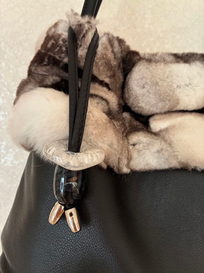 LANZETTI 軽くて肩掛けできるファーバッグ　★手触りの良いファーです