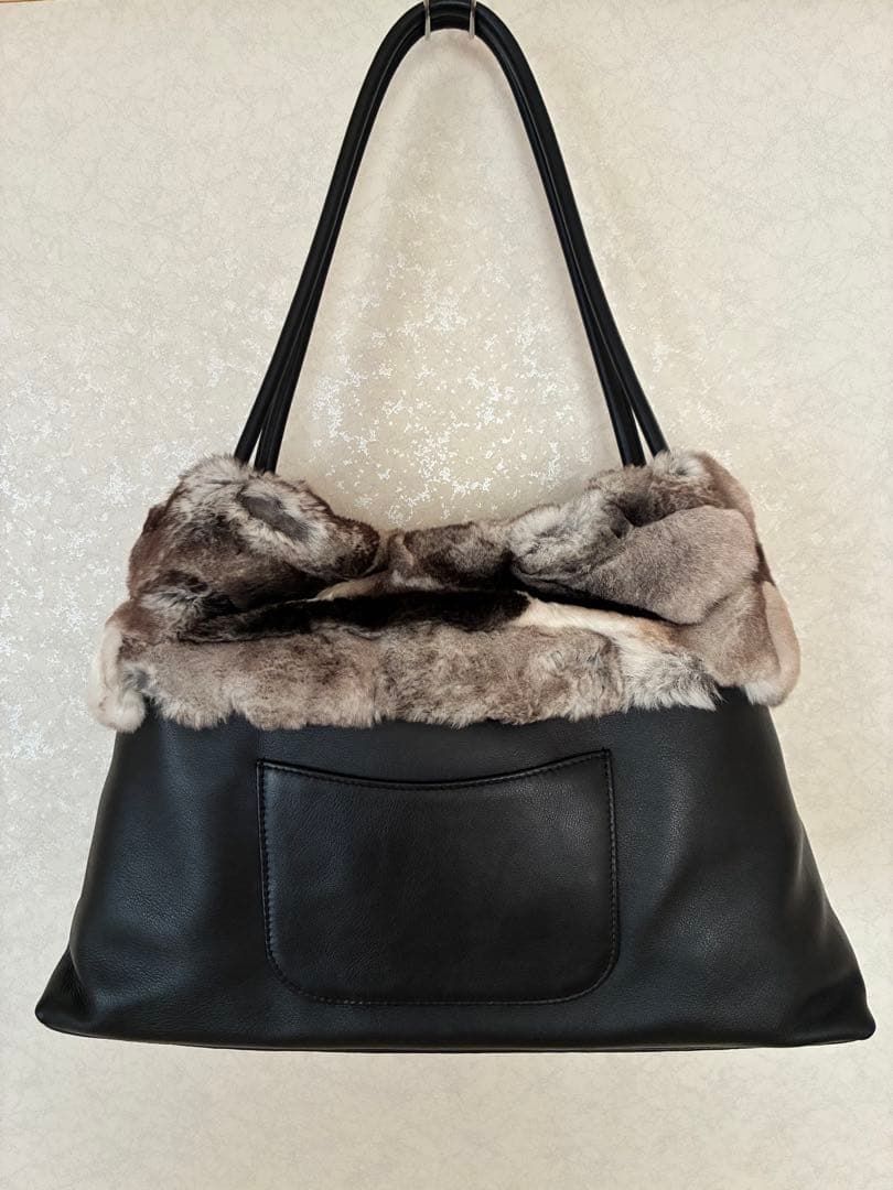 LANZETTI 軽くて肩掛けできるファーバッグ　★手触りの良いファーです