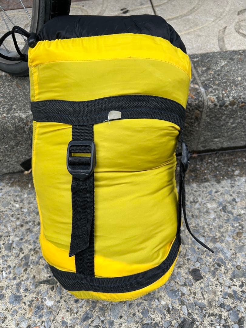 THE NORTH FACE 寝袋、シュラフ イエロー アウトド　キャンプ