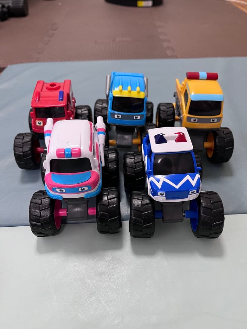 ベイビーバス モンスターカー 5台セット BABY BUS - メルカリ