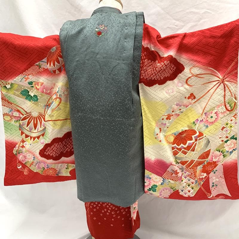 511ag70□七五三 三歳 女児 着物&被布 金彩 毬 花 赤黄白□美品