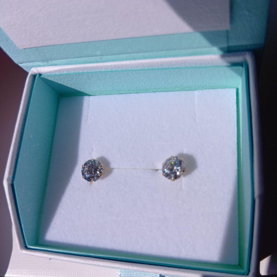 K18YG純正♥新タイプモアサナイト6ミリダイヤモンドピアス2.28ct