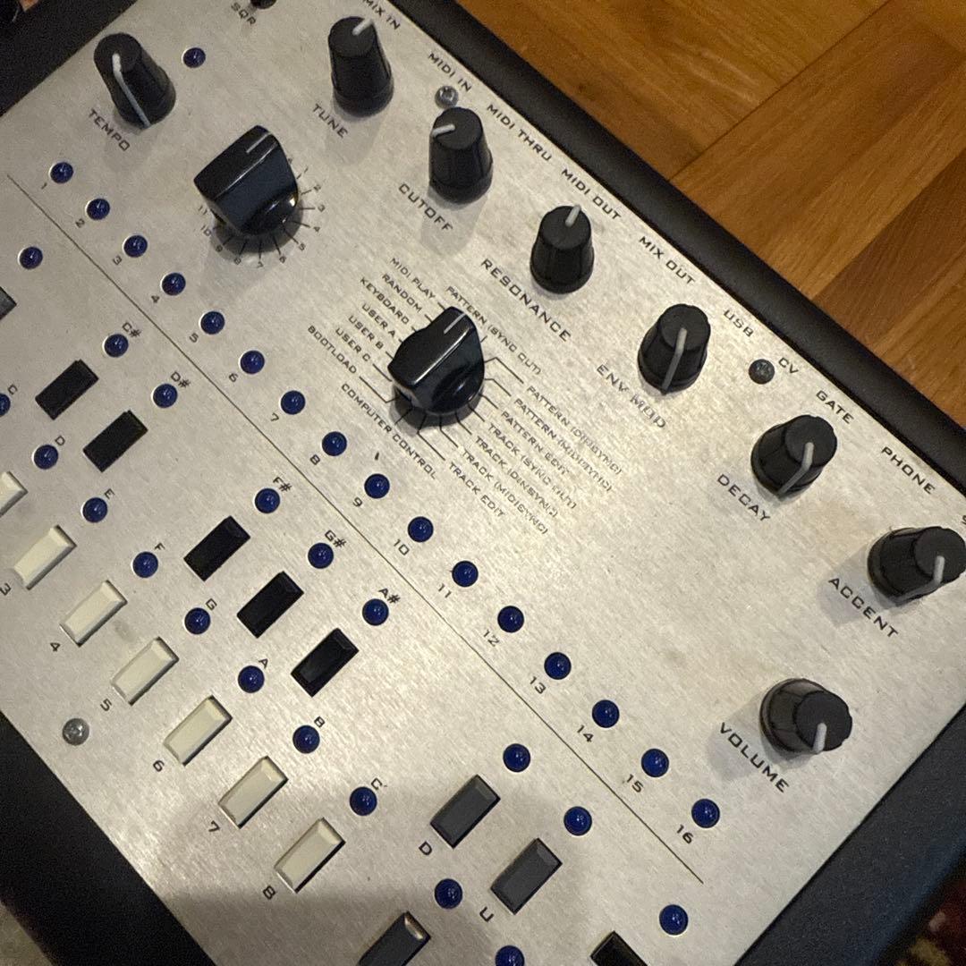 xoxbox 303 アシッドベースライン TB-303